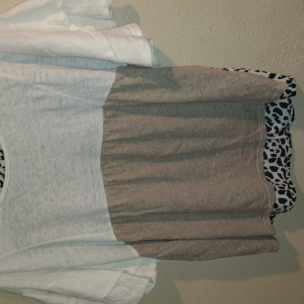 Umgee Linen Blend Leopard Print Short Sleeve Top S - image 3